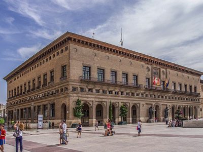 Ayuntamiento_de_Zaragoza_-_P8125901.jpg